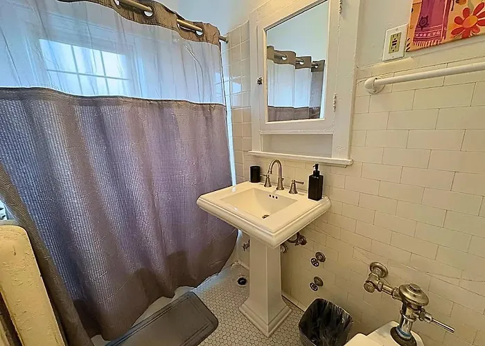 Charming 1br In - Hinman B3